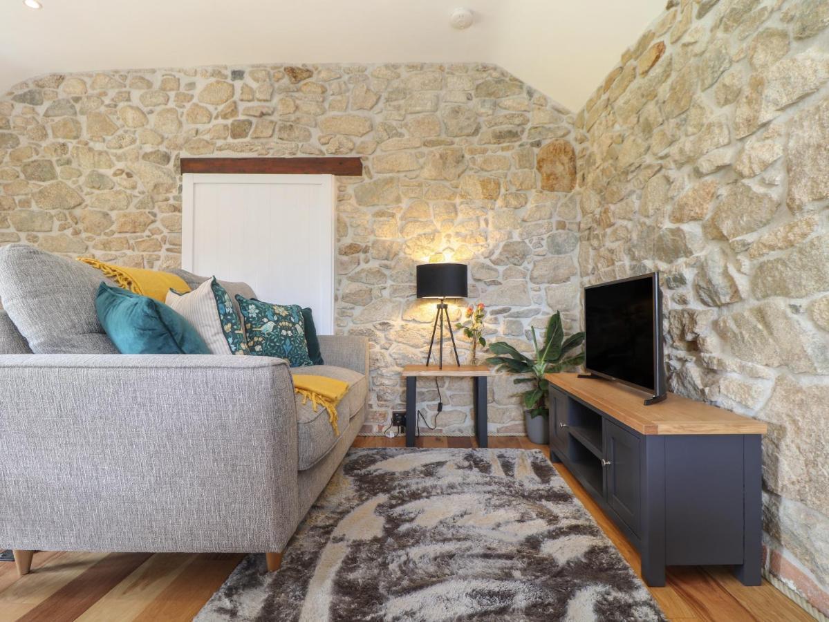 Вилла The Hayloft Хелстон Экстерьер фото