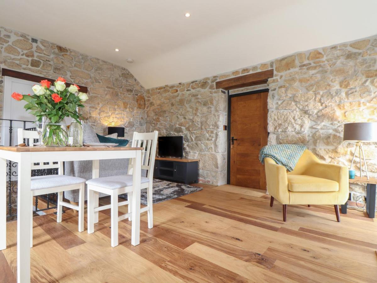 Вилла The Hayloft Хелстон Экстерьер фото
