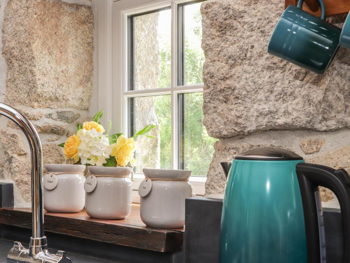 Вилла The Hayloft Хелстон Экстерьер фото
