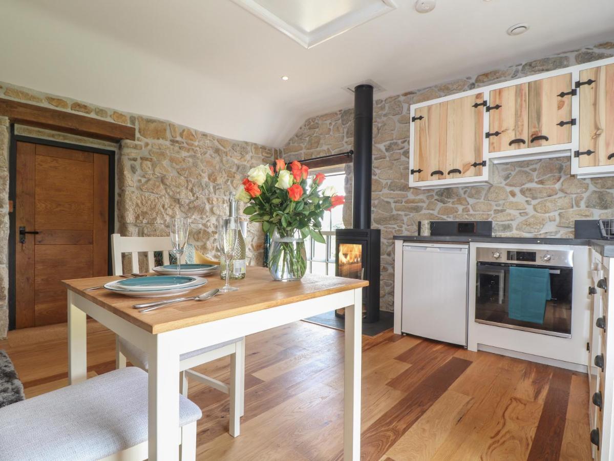 Вилла The Hayloft Хелстон Экстерьер фото